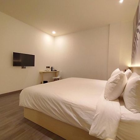ג'קרטה True Blue Hotel Menteng מראה חיצוני תמונה