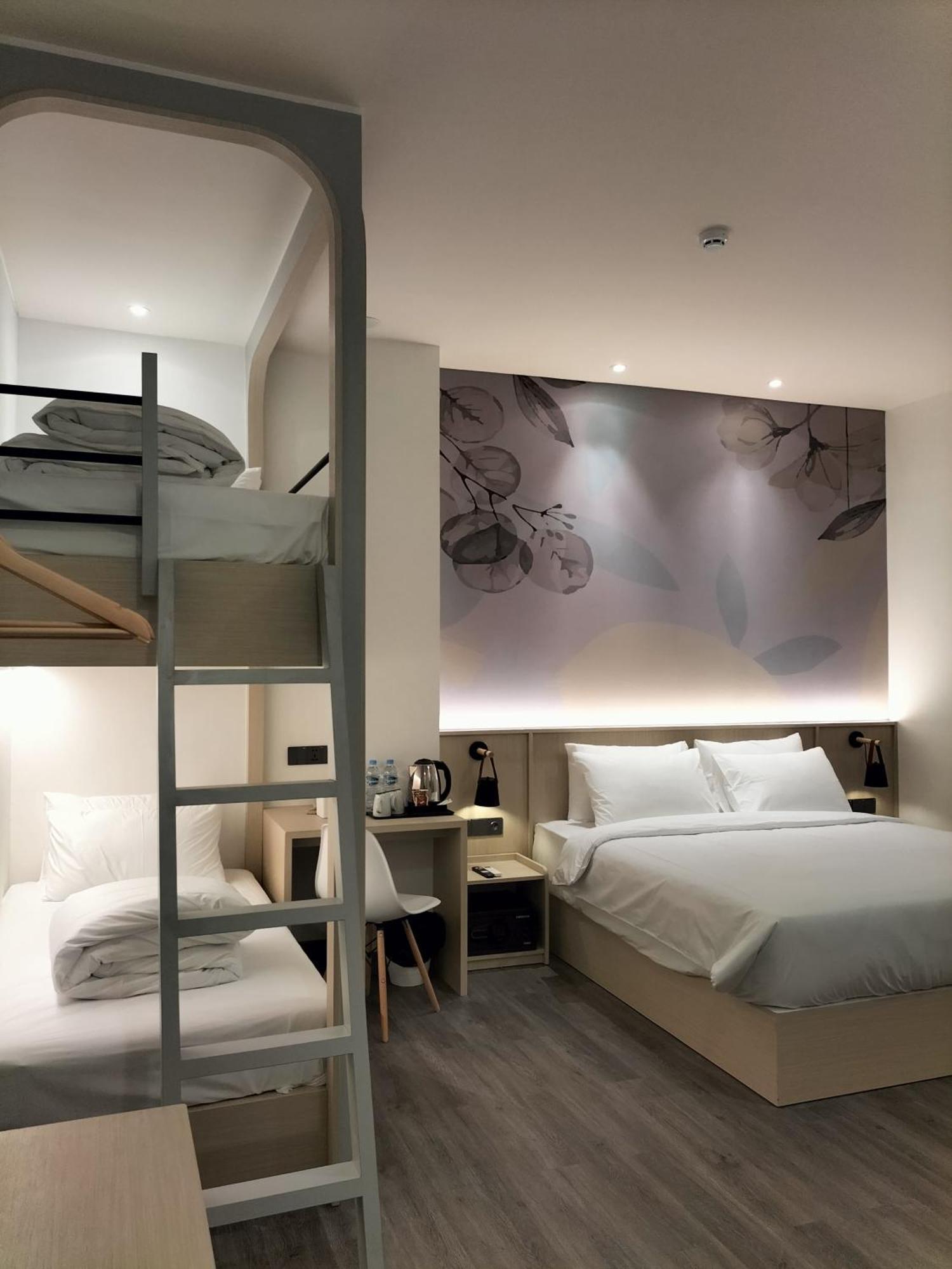 ג'קרטה True Blue Hotel Menteng מראה חיצוני תמונה